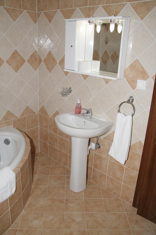 Elanthi Hostel Kastoria Eksteriør billede