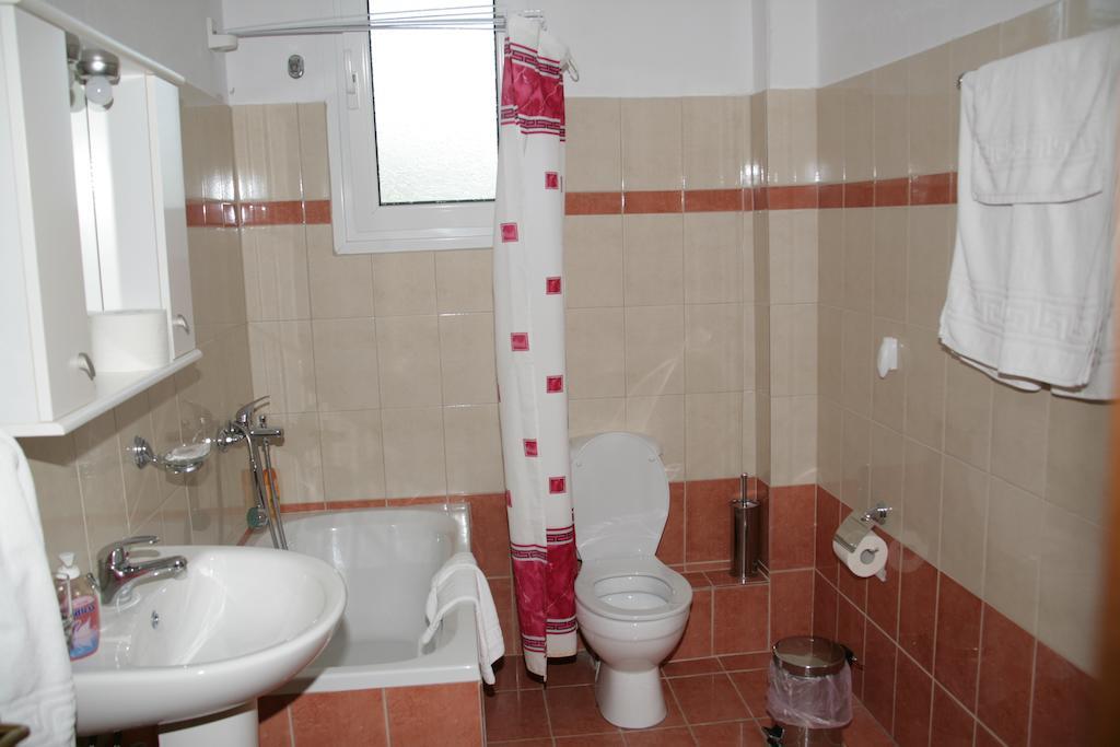 Elanthi Hostel Kastoria Eksteriør billede